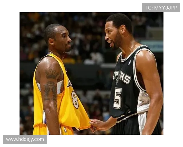 霍里谈科比传球哲学强调赢得信任是关键因素